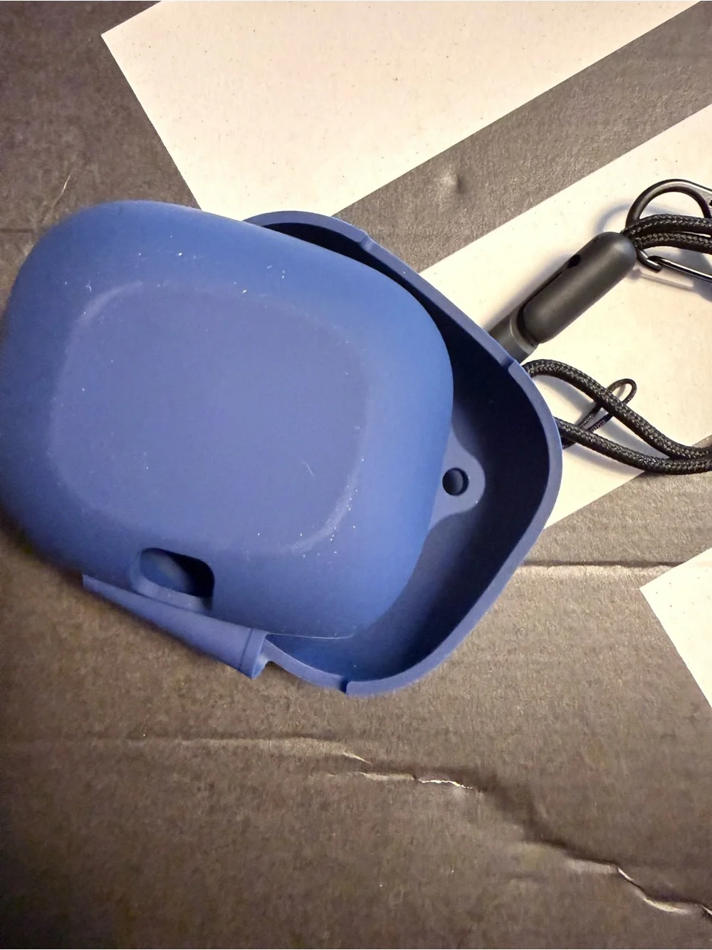 Beats by Dre Navy Blue Silicone Earbud Case Cover with Black Lanyard